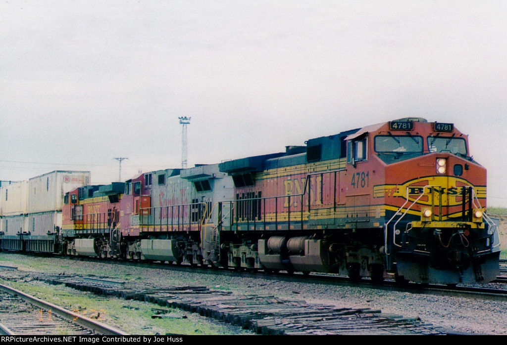 BNSF 4781 East